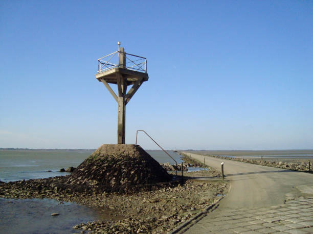 "le gois" w noirmoutier - sea passage obrazy zdjęcia i obrazy z banku zdjęć