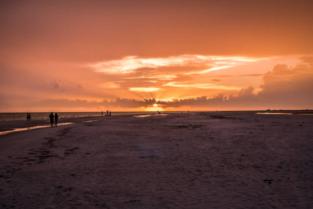istock Sunset Landscape on the Beach 840303456