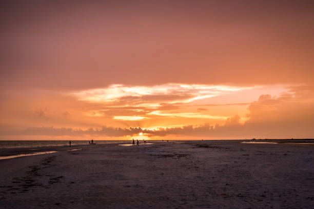 istock Sunset Landscape on the Beach 840303746