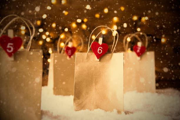 istock Christmas Shopping Bag, Snowflaekes, Instagram Filter, Numbers 840313268