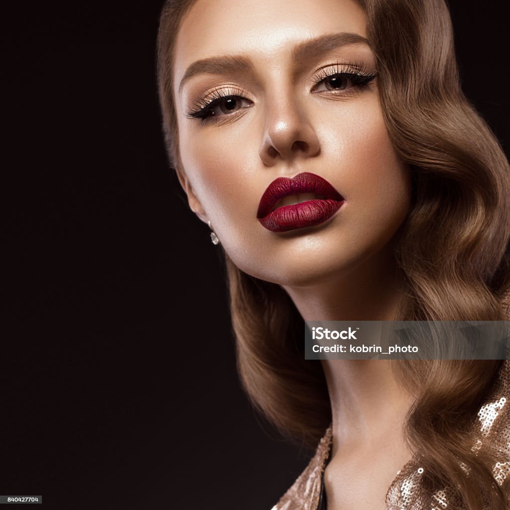 Cô Gái Xinh Đẹp Trong Hình Ảnh Hollywood Với Làn Sóng Và Trang ...