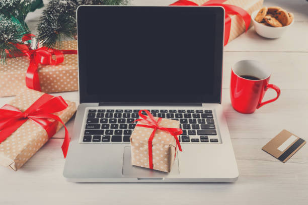 istock Christmas online shopping background 840432832