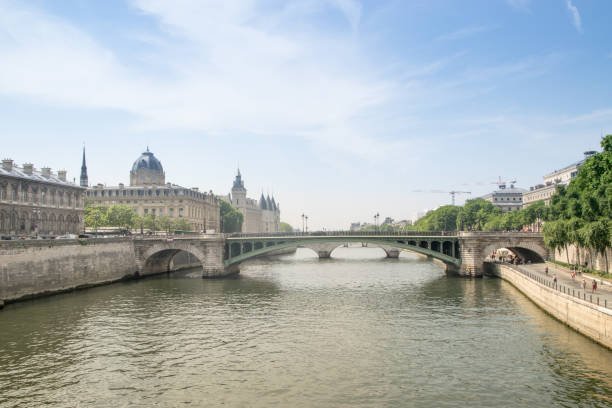 istock Seine River in Paris, France 840512354