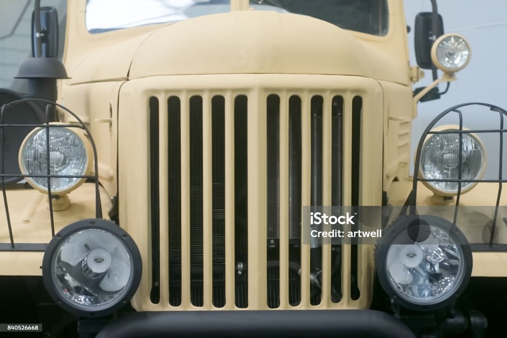 Vorderseite des Retro-LKW. Nahaufnahme Foto - Lizenzfrei Alt Stock-Foto