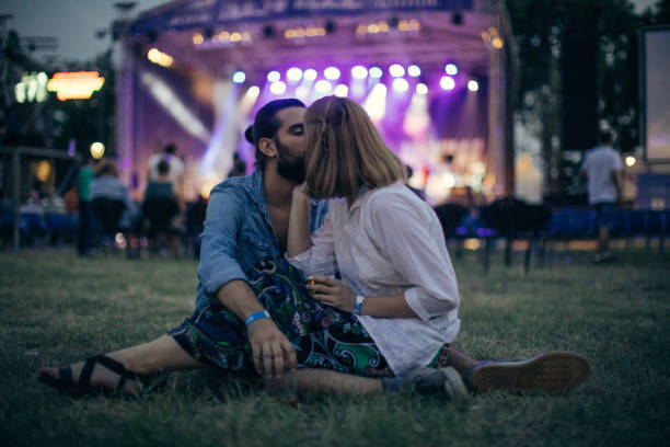 istock Couple kissing 840610784