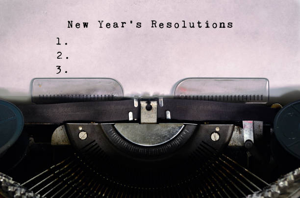 résolutions du nouvel an, tapées sur une machine à écrire vintage - 2017 photos et images de collection