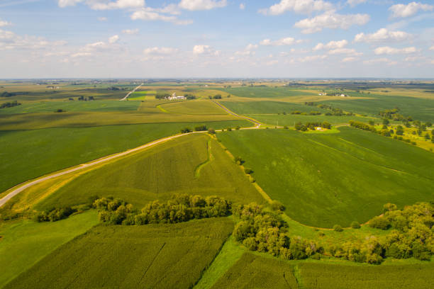 aerial iowa ackerland landschaft - iowa stock-fotos und bilder