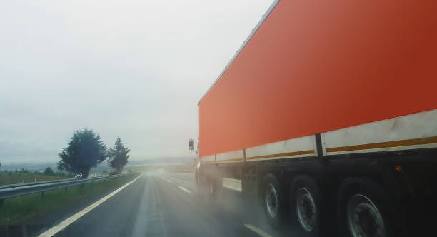 truck on the road - delivery van truck freight transportation cargo container imagens e fotografias de stock