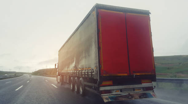 lorry on the road - delivery van truck freight transportation cargo container imagens e fotografias de stock