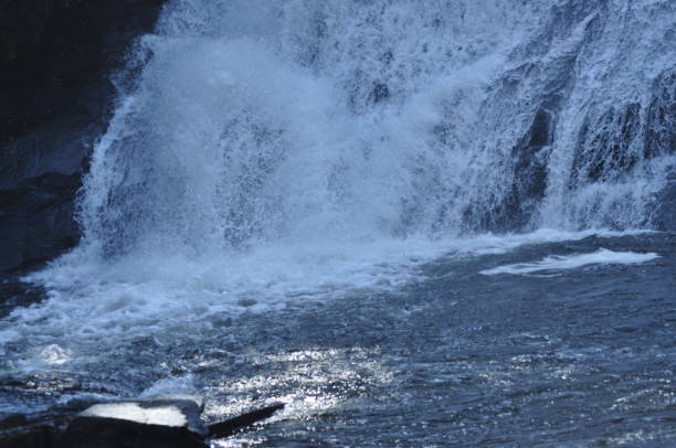 podstawa wodospadu - triple falls obrazy zdjęcia i obrazy z banku zdjęć
