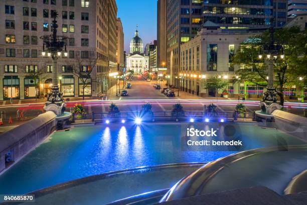 Monument Circle Fountain In Downtown Indianapolis Indiana Usa Stock Photo - Download Image Now