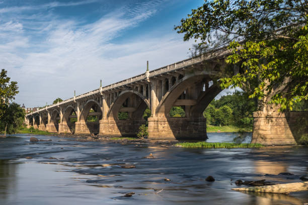 istock Gervais Street Bridge 840686624