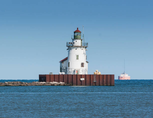istock Cleveland Harbor West Pierhead Lighthouse 840715064