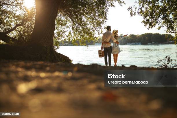 Genießen Sie Den Blick Stockfoto und mehr Bilder von See - See, Paar - Partnerschaft, Picknick