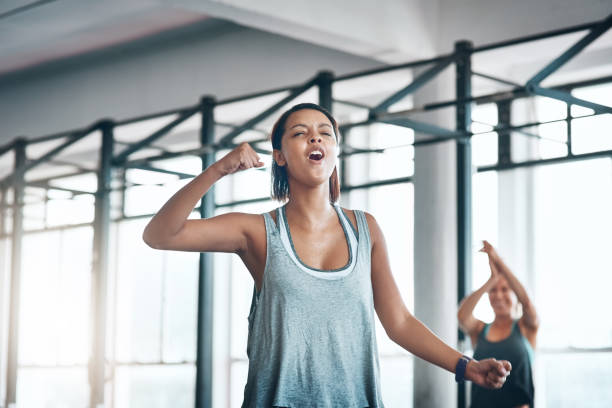 be healthy and happy - women sweat healthy lifestyle exercising imagens e fotografias de stock