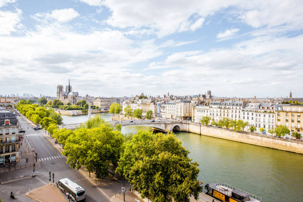istock Cityscape view of Paris 840923534