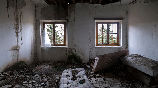 Urbex, abandoned house in Spain
