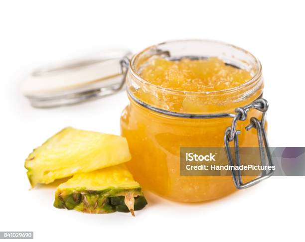 Teil Der Ananas Marmelade Isoliert Auf Weiss Stockfoto und mehr Bilder von Ananas - Ananas, Abnehmen, Dessert
