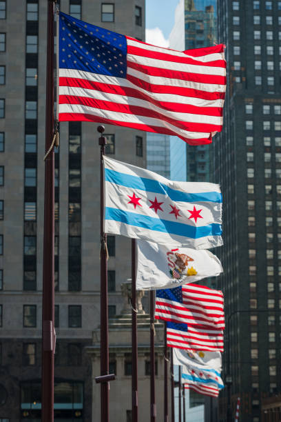 de chicago  - american flag architectural feature architecture chicago fotografías e imágenes de stock