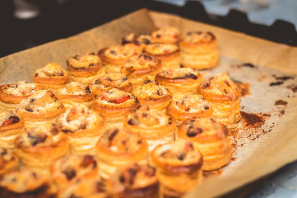 istock cook prepares minis french Puff Pastry Shell 841271638