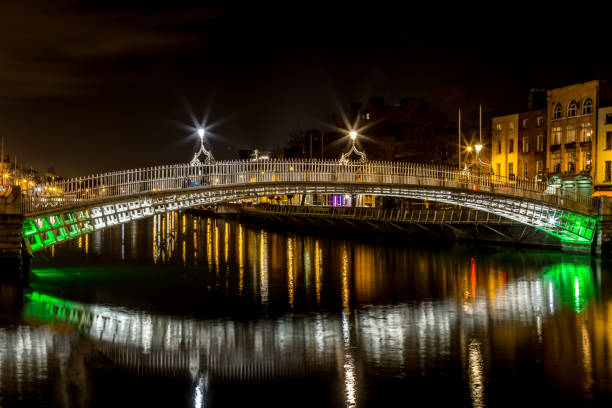 istock Ireland's Ha' Penny Bridge 841272550