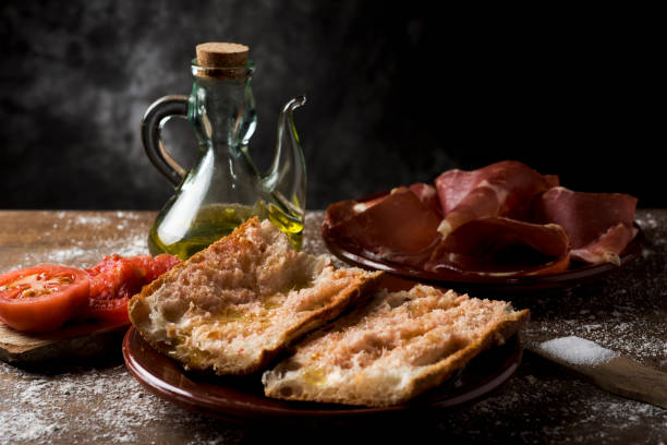 catalan pa amb tomaquet with serrano ham