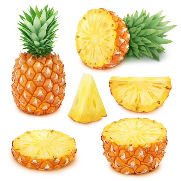 set di ananas: ananas interi e affettati. - isolated on white orange juice ripe leaf foto e immagini stock