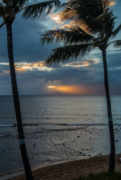 istock Maui Sunset Over Molokai 4 841601192