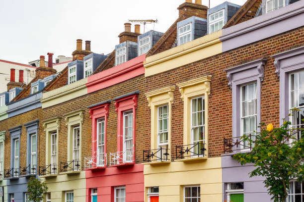 facade of colourful terrace houses in camden town, london - row house architecture tourism window imagens e fotografias de stock