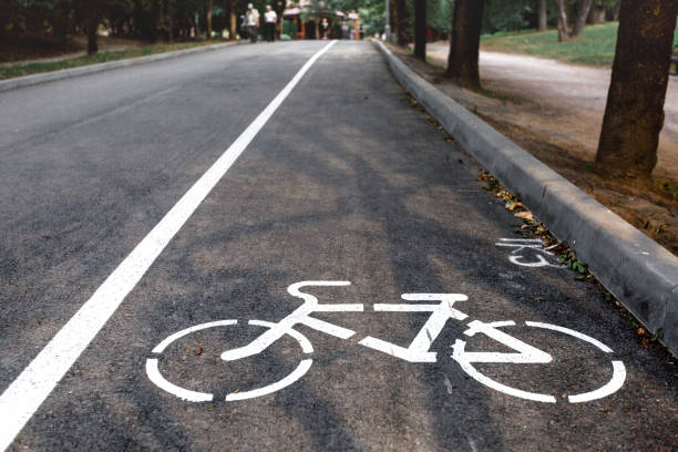 istock Bicycle Lanes Sign In Park 841660464