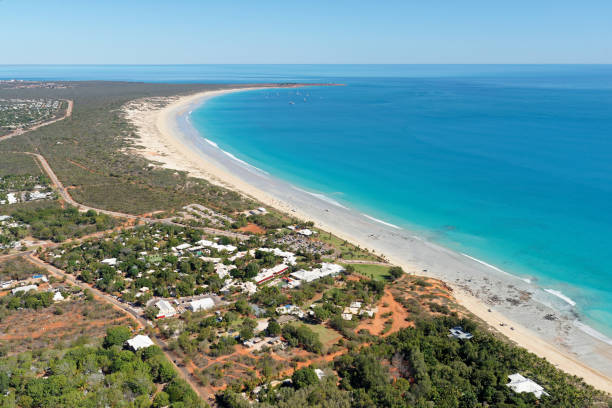 clube de praia do cabo sudoeste à procura - broome - fotografias e filmes do acervo