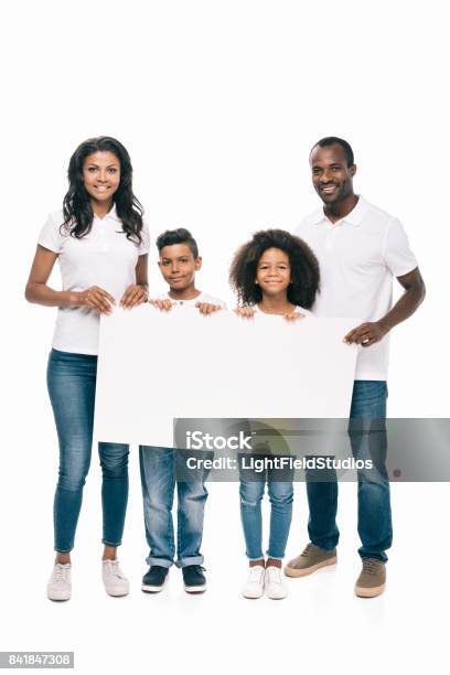 Afroamerikanische Familie Mit Banner Stockfoto und mehr Bilder von Afro-amerikanischer Herkunft - Afro-amerikanischer Herkunft, Blick in die Kamera, Bruder