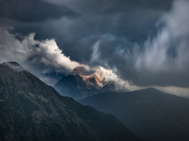 storm in the mountains of northern italy - valley storm thunderstorm mountain imagens e fotografias de stock