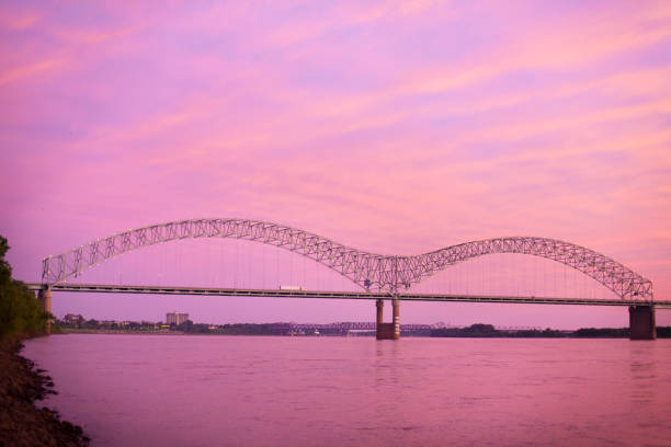 istock Mississippi River and Hernando de Soto Bridge in Memphis, TN 841916162