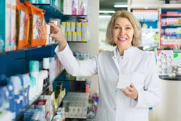 istock Female pharmacist in drugstore 841928154
