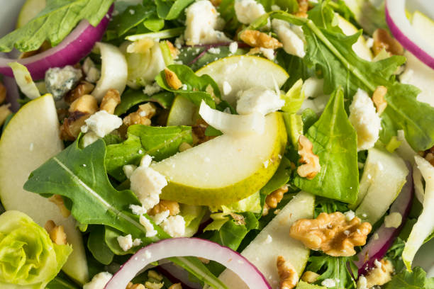 istock Raw Autumn Pear and Blue Cheese Salad 842083000