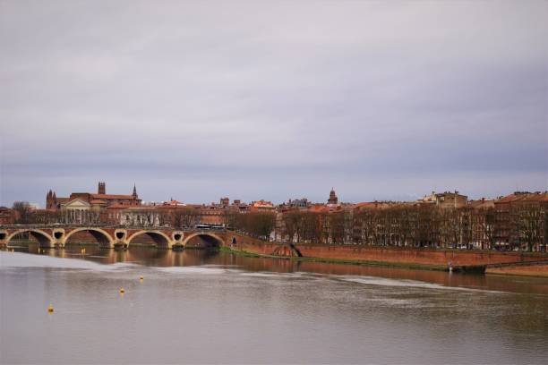 istock Toulouse Canal 842123142
