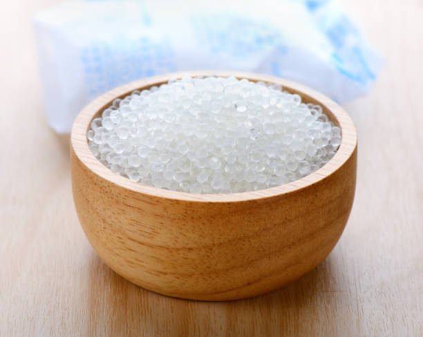 istock Silica gel in wood bowl 842217766