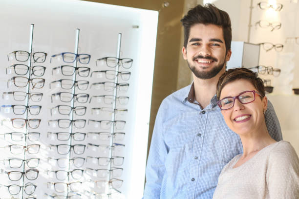 istock Young couple in an eyewear store 842221042