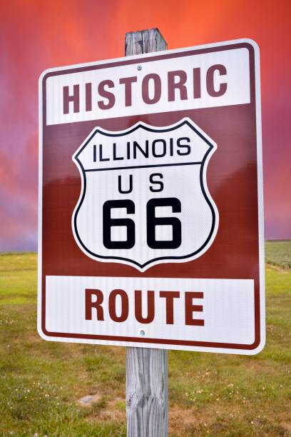 istock Historic Illinois Route 66 brown sign 842250722