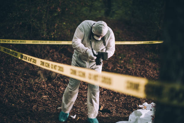 istock Photographing the crime scene 842285894