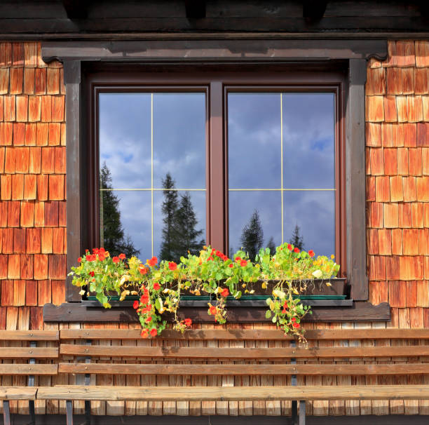 istock Picturesque popular cafe window 842429030