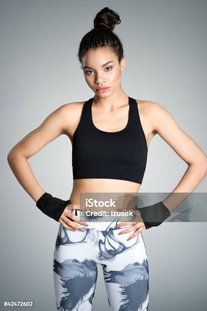 Fitness Young Woman In Sports Wear Studio Shot Stock Photo - Download Image Now - 16-17 Years, Abdomen, African-American Culture