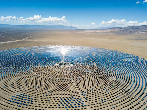 luftbild solarthermischen kraftwerks station - great invention stock-fotos und bilder