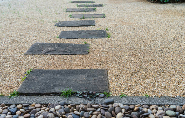 istock passage in the garden 842592770