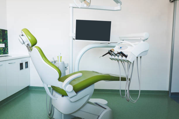 빈 현대 치과 룸 - dentists chair dental equipment dentist office dental drill 뉴스 사진 이미지