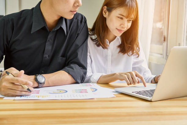 istock The team that helps brainstorm work. To achieve the goal, Concept teamwork that has the technology to make it faster. 842685322