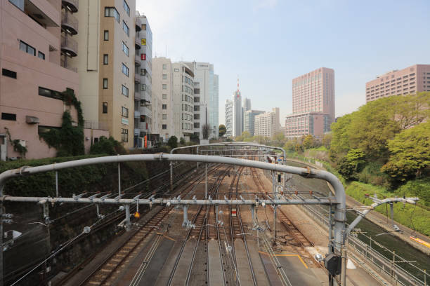 istock Commuters on platform of Ochanomizu station 842727494