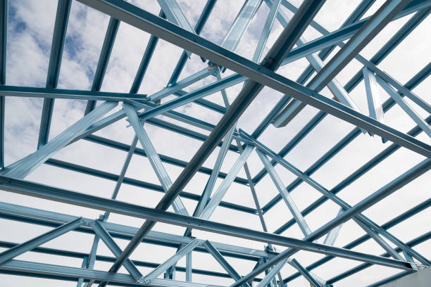 istock Structure of steel roof frame for building construction 842752568