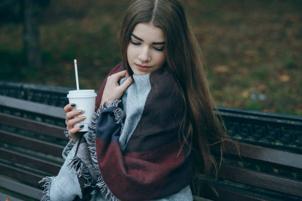 istock Girl on the bench 842772280